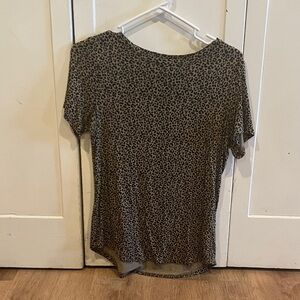 Old Navy Leopard Scoop Neck Tee